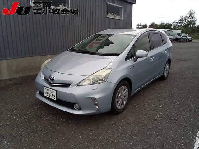 5047 Toyota Prius alpha ZVW41W 2012 г. (JU Hokkaido)